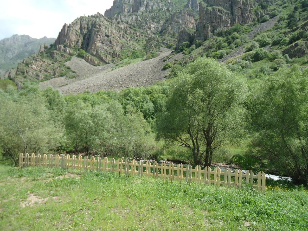 The River House Yeghegis Yekhegis Εξωτερικό φωτογραφία