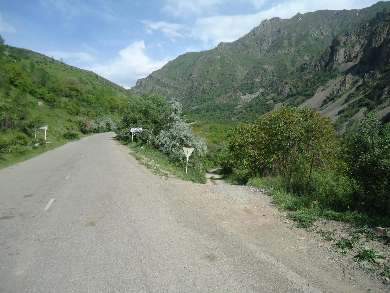 The River House Yeghegis Yekhegis Εξωτερικό φωτογραφία