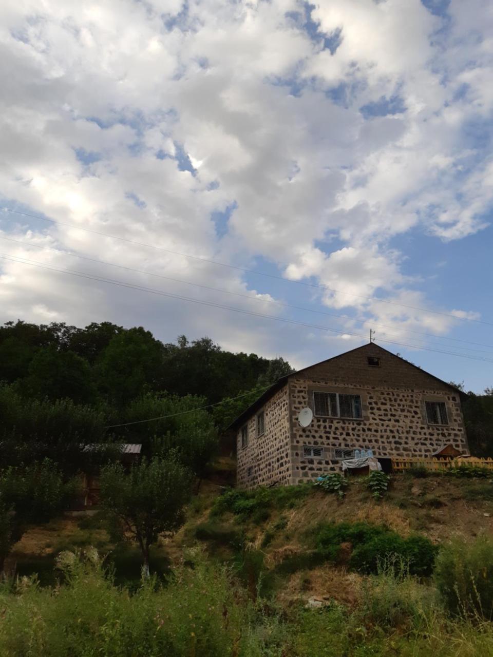 The River House Yeghegis Yekhegis Εξωτερικό φωτογραφία